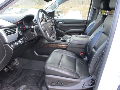 Used 2019 Chevrolet Tahoe LT w/ LT Signature Package image 11
