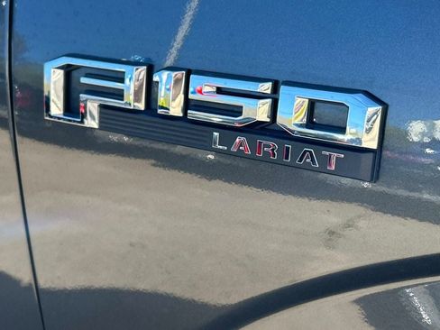 Used 2017 Ford F150 Lariat w/ Equipment Group 502A Luxury AWD/4WD image 18