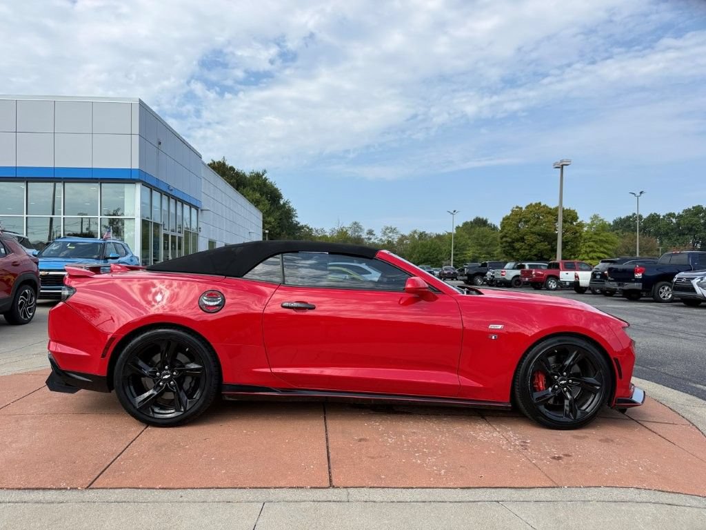 Used 2019 Chevrolet Camaro SS RWD image 7