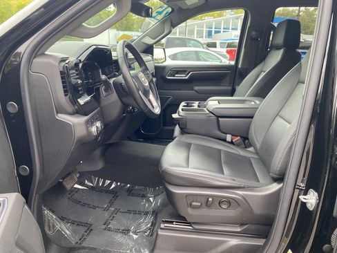 Used 2025 GMC Sierra 1500 SLT AWD/4WD image 19