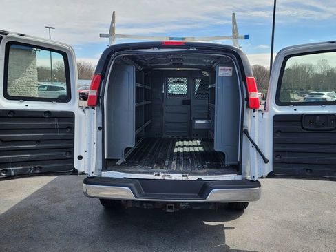 Used 2017 GMC Savana 2500 RWD image 11