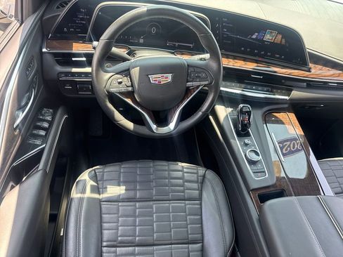 Certified 2023 Cadillac Escalade Sport Platinum w/ LPO, ONYX Package AWD/4WD image 17