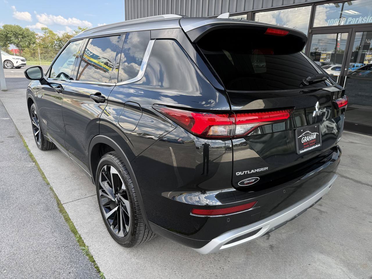 Used 2025 Mitsubishi Outlander SEL AWD/4WD image 6