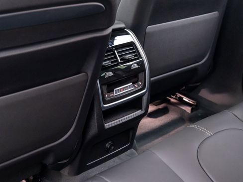 New 2026 BMW X6 xDrive40i w/ Executive Package image 17