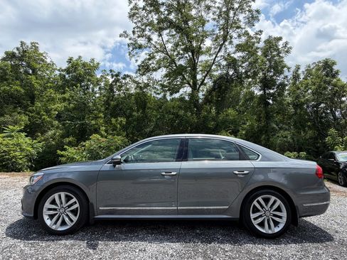 Used 2016 Volkswagen Passat 3.6 SEL Premium FWD image 8