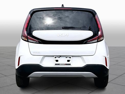Used 2023 Kia Soul LX w/ LX Technology Package image 5