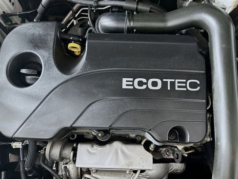 Used 2020 Chevrolet Equinox LT image 32