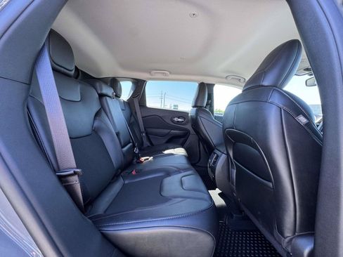 Used 2022 Jeep Cherokee Trailhawk AWD/4WD image 20