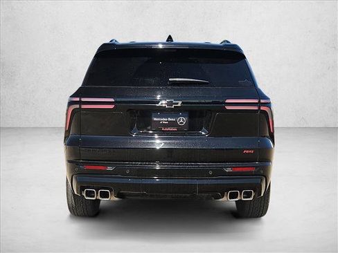 Used 2025 Chevrolet Traverse RS FWD image 6