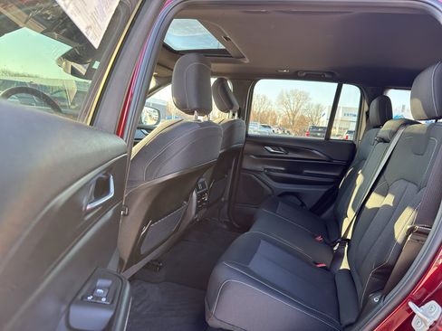 Used 2024 Jeep Grand Cherokee Laredo X w/ Luxury Tech Group I image 30