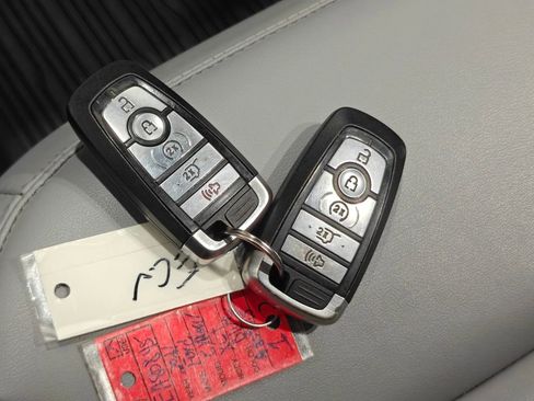 Used 2021 Ford Explorer XLT w/ Equipment Group 202A AWD/4WD image 13