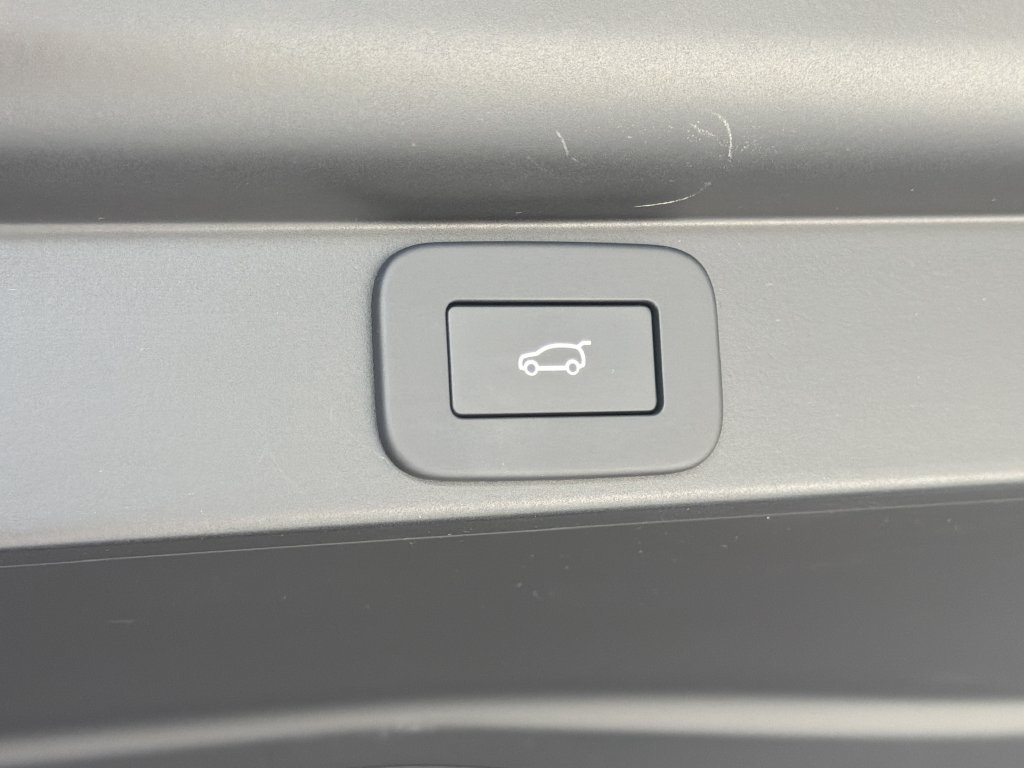 Used 2025 Land Rover Range Rover SE AWD/4WD image 11