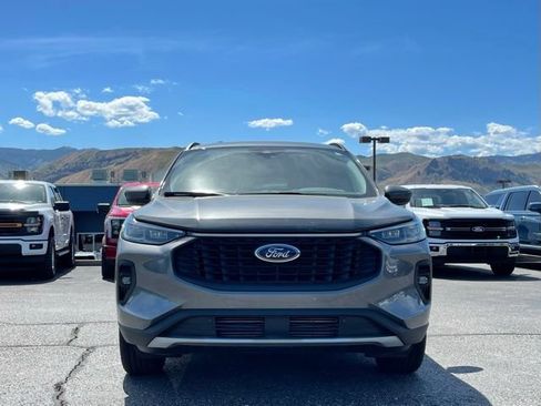 Certified 2025 Ford Escape Platinum AWD/4WD image 5