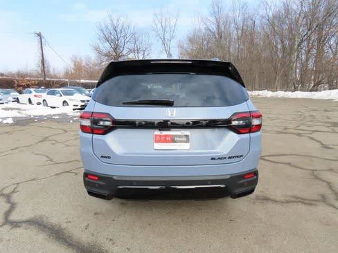 New 2026 Honda Pilot Black Edition image 5