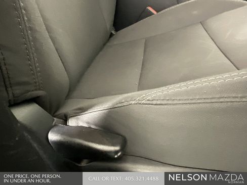 Used 2018 Toyota Tacoma TRD Off-Road image 28