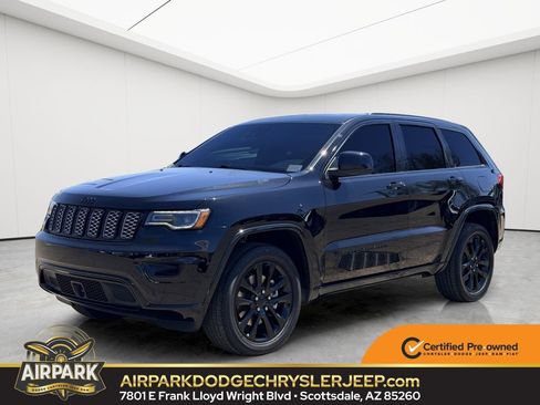 Certified 2022 Jeep Grand Cherokee Laredo X AWD/4WD image 1