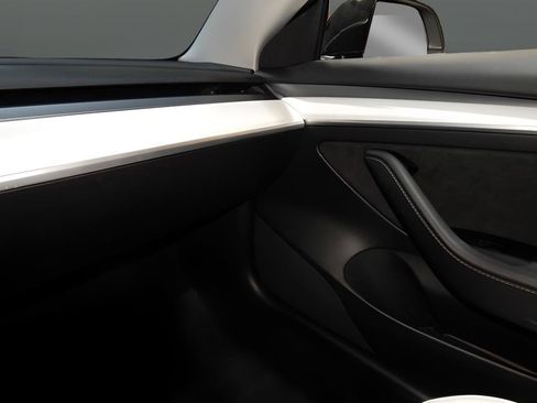 Used 2021 Tesla Model 3 Long Range image 21