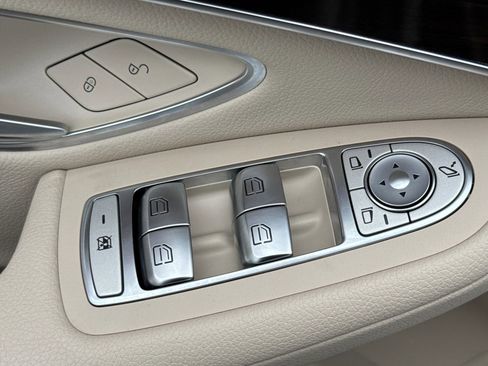 Certified 2022 Mercedes-Benz GLC 300 4MATIC image 12