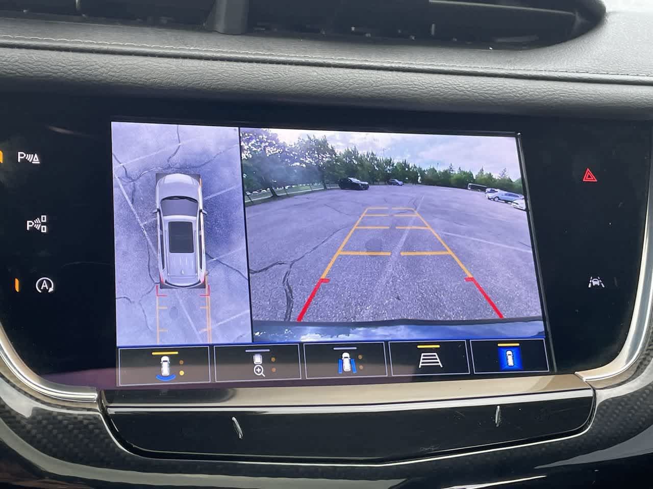Used 2023 Cadillac XT6 Sport w/ Technology Package AWD/4WD image 30