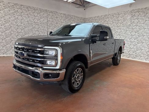 Used 2024 Ford F250 Lariat image 3