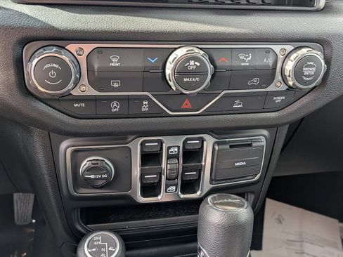 New 2026 Jeep Gladiator Sport image 20