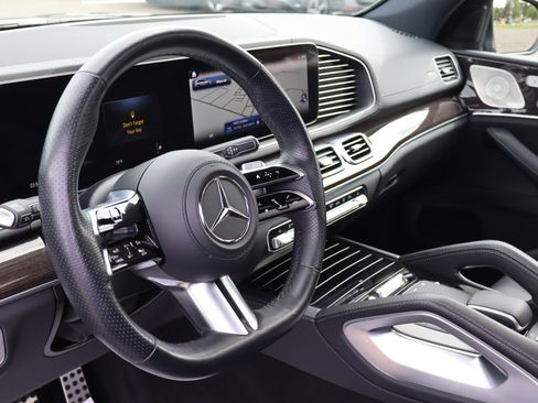 Used 2025 Mercedes-Benz GLS 450 4MATIC w/ AMG Line Exterior image 10