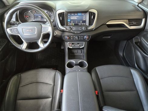 Used 2024 GMC Terrain SLT image 14
