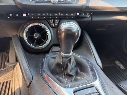 Used 2022 Chevrolet Camaro LT w/ Technology Package RWD image 17