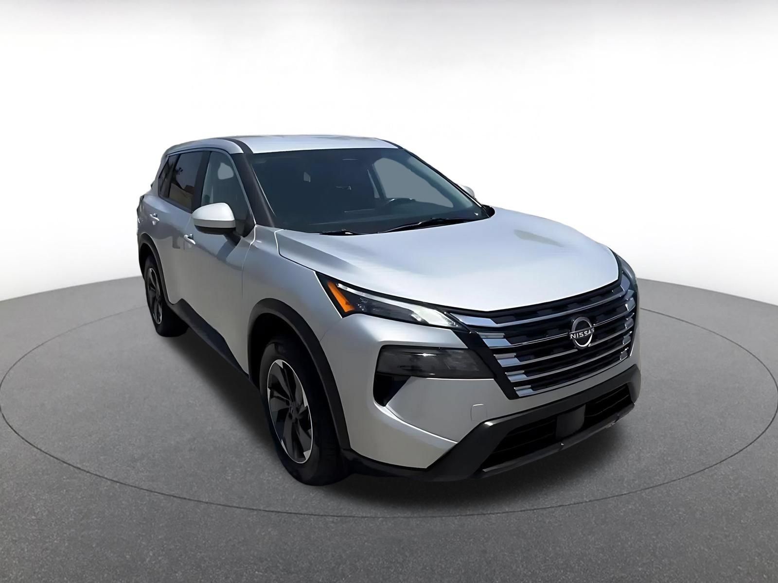 Used 2025 Nissan Rogue SV FWD image 3