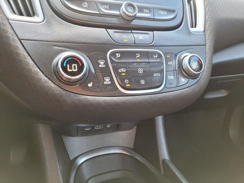 Used 2025 Chevrolet Malibu LT FWD image 22