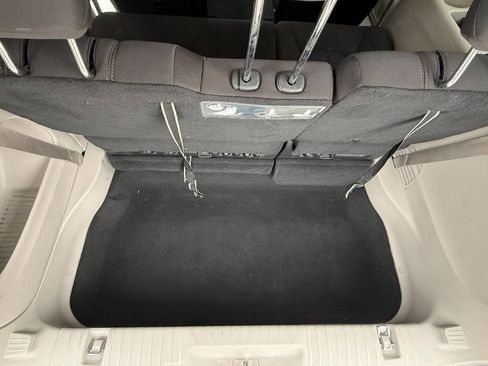 Used 2017 Chrysler Pacifica Touring FWD image 50
