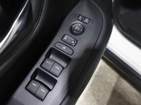 Used 2024 Honda HR-V LX image 13