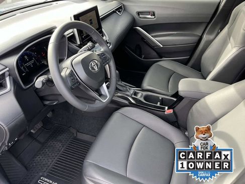 Used 2025 Toyota Corolla Cross XLE w/ Convenience Package image 26
