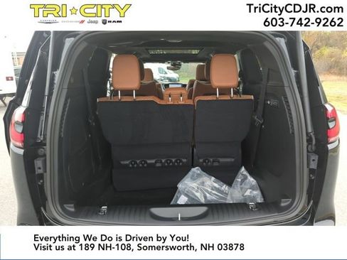 New 2026 Chrysler Pacifica Pinnacle image 22