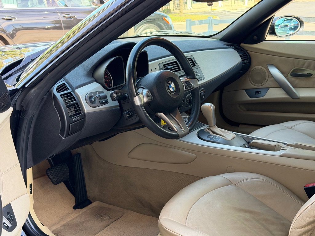 Used 2004 BMW Z4 3.0i RWD image 24