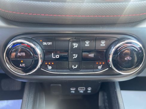 Used 2021 Chevrolet TrailBlazer RS w/ Sun and Liftgate Package FWD image 38