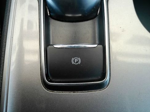 Used 2024 Ford Edge SEL image 46