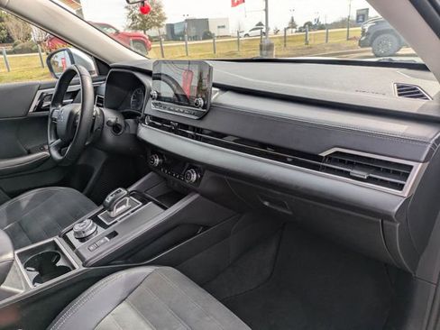 Used 2024 Mitsubishi Outlander SE Black Edition image 36