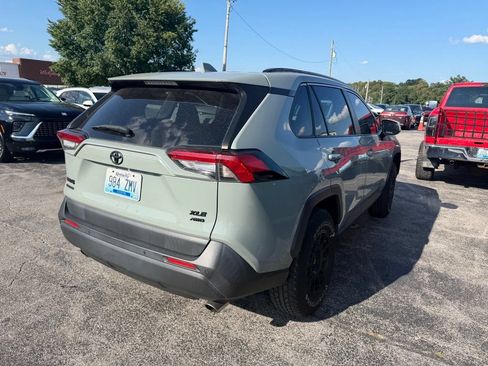 Used 2019 Toyota RAV4 XLE w/ Convenience Package AWD/4WD image 3