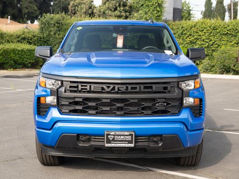 Used 2025 Chevrolet Silverado 1500 Custom image 2