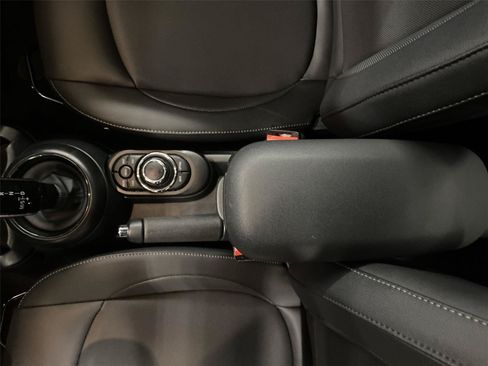 Certified 2024 MINI Cooper 2-Door Hardtop FWD image 27