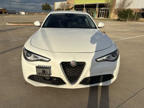 Used 2018 Alfa Romeo Giulia Ti w/ Quick Order Package 22Z Lusso image 7