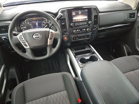 Used 2024 Nissan Titan SV w/ SV Convenience Package RWD image 15
