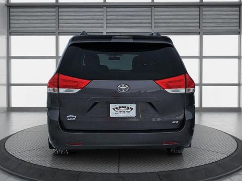 Used 2012 Toyota Sienna XLE image 5