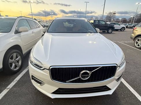 Used 2019 Volvo XC60 T6 Momentum w/ Advanced Package image 5