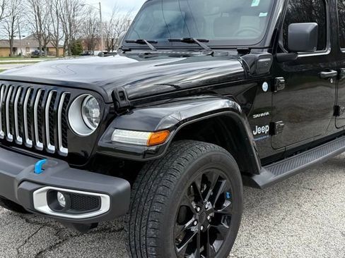 Used 2023 Jeep Wrangler Unlimited Sahara w/ Cold Weather Group image 7