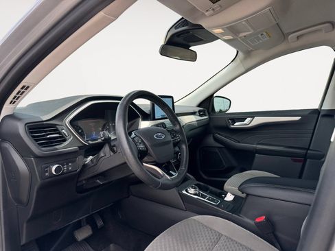 Certified 2021 Ford Escape SE w/ SE Sport Appearance Package FWD image 9