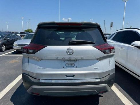 Certified 2023 Nissan Rogue SV FWD image 3