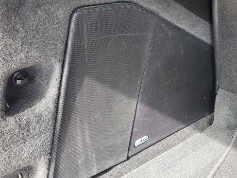 Used 2021 Cadillac Escalade Premium Luxury image 33