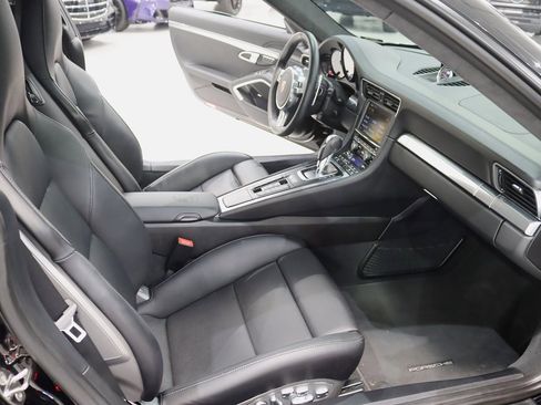 Used 2014 Porsche 911 Turbo image 32